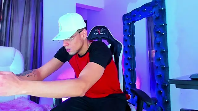 daddys insanee online show from November 28, 2025, 6:08 pm