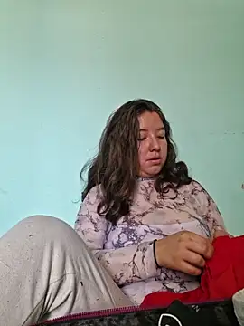 annyaparis online show from October 24, 2025, 5:01 pm