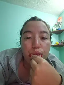 annyaparis online show from November 4, 2025, 1:53 am