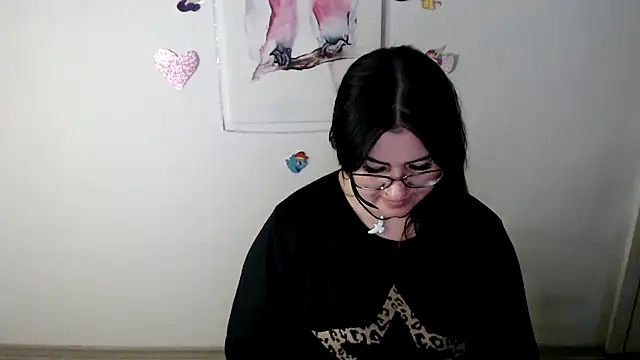 Melanka milka online show from November 14, 2025, 1:26 pm