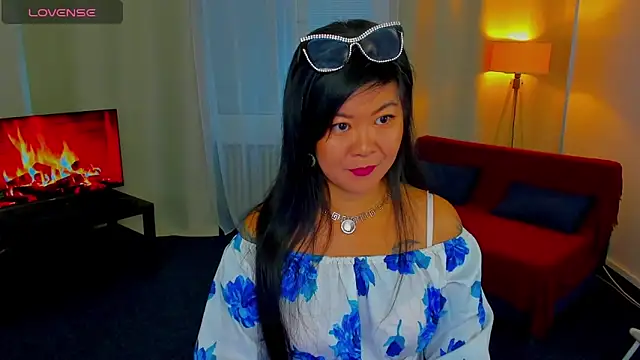 Snapshot of BeckySunday chatting on October 4, 2025, 6:04 am BeckySunday online show from October 4, 2025, 6:04 am