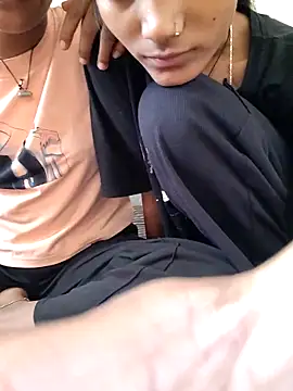 Unique girls90 online show from December 20, 2025, 5:43 am