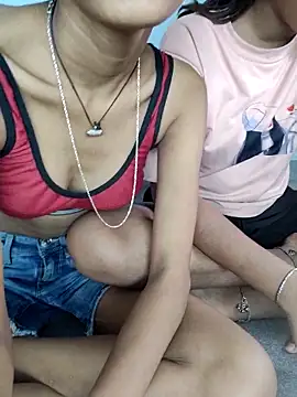 Unique girls90 online show from April 4, 2026, 4:41 am