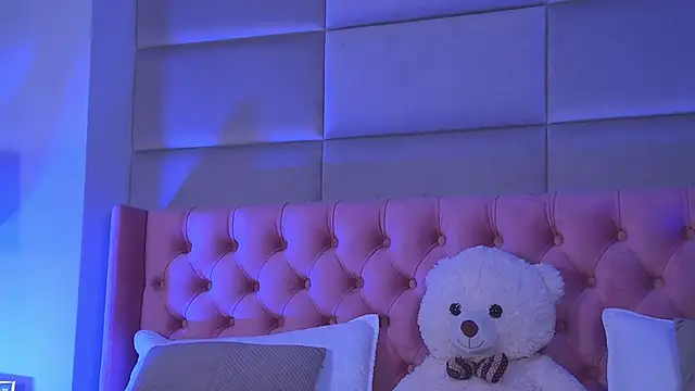 AmyraMoon online show from October 11, 2025, 4:13 am