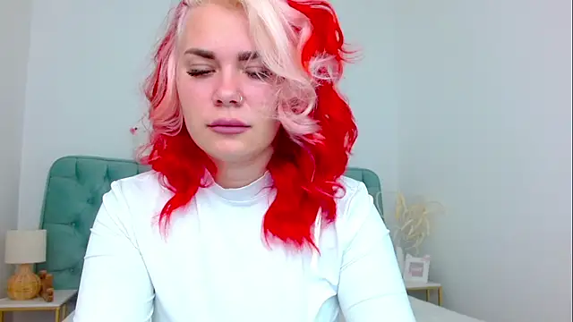 Naughty kittyy1 online show from October 7, 2025, 1:34 pm