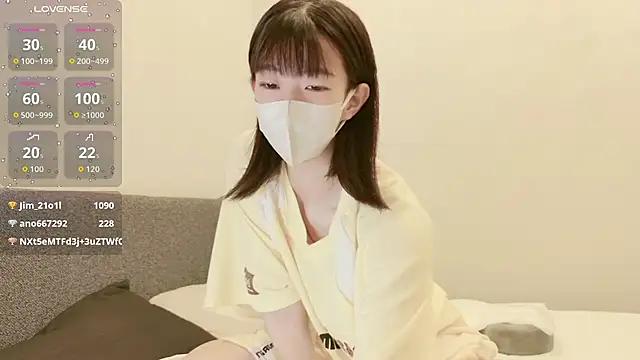 Snapshot of Yura_chan_00 chatting on October 7, 2025, 3:46 pm Yura chan 00 online show from October 7, 2025, 3:46 pm