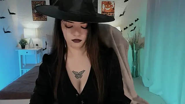 Snapshot of Selena_Wow_ chatting on October 30, 2025, 9:29 am Selena Wow  online show from October 30, 2025, 9:29 am