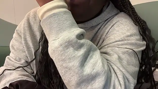 Snapshot of nanaisbackk chatting on December 19, 2025, 8:49 am nanaisbackk online show from December 19, 2025, 8:49 am