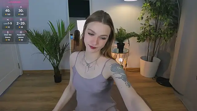 PollyMayer online show from November 28, 2025, 9:04 pm