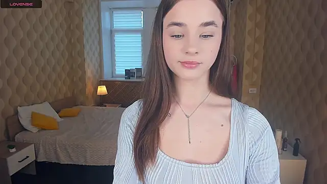 JinnyMcie online show from November 10, 2025, 9:47 am