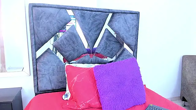 mia fox4 online show from December 1, 2025, 12:39 pm