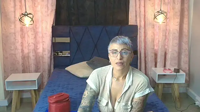 Charlotte  Gray online show from December 5, 2025, 9:34 pm