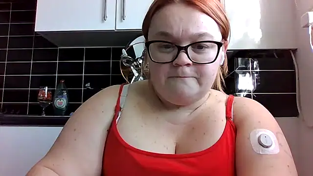 Snapshot of Curvy-AmyX chatting on October 6, 2025, 4:30 pm Curvy-AmyX online show from October 6, 2025, 4:30 pm