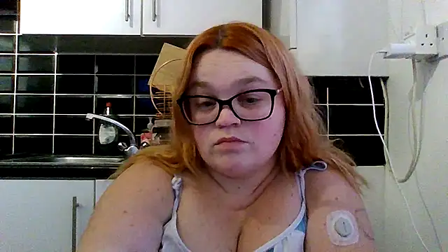 Snapshot of Curvy-AmyX chatting on October 7, 2025, 5:25 pm Curvy-AmyX online show from October 7, 2025, 5:25 pm