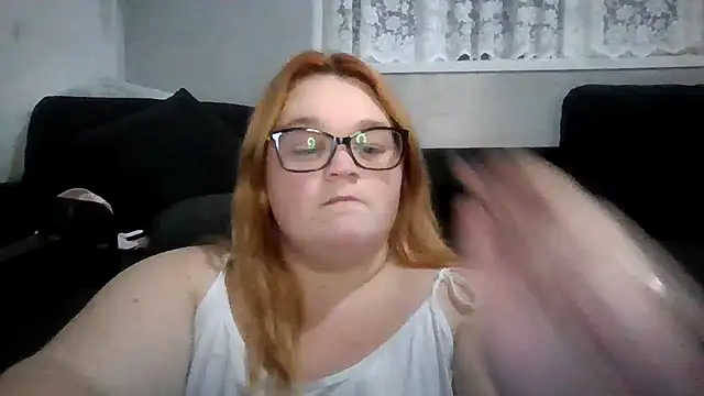 Snapshot of Curvy-AmyX chatting on October 11, 2025, 1:06 am Curvy-AmyX online show from October 11, 2025, 1:06 am