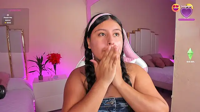 AnnaSwift  online show from March 15, 2026, 12:45 pm