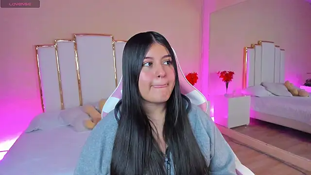 Snapshot of AnnaSwift_ chatting on February 11, 2026, 1:33 pm AnnaSwift online show from February 11, 2026, 1:33 pm