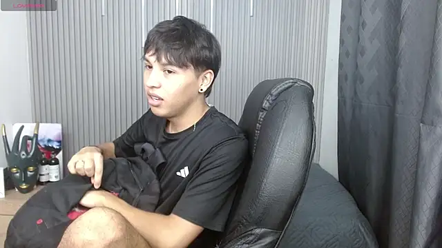 StiwenTwink online show from July 10, 2026, 1:11 pm