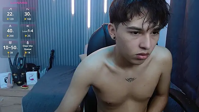 StiwenTwink online show from July 23, 2026, 1:41 pm