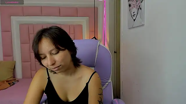 Klaret Toy online show from June 11, 2026, 7:33 pm