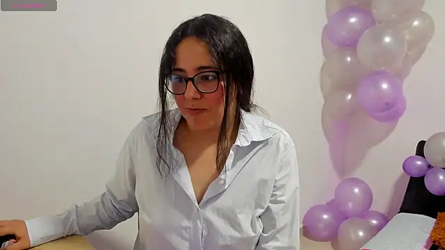 Snapshot of Venus_cat_ chatting on November 10, 2025, 11:54 pm Venus cat online show from November 10, 2025, 11:54 pm