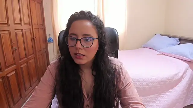 Snapshot of Venus_cat_ chatting on October 1, 2025, 3:16 pm Venus cat online show from October 1, 2025, 3:16 pm