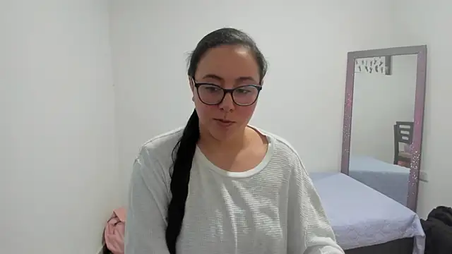 Snapshot of Venus_cat_ chatting on October 16, 2025, 9:34 pm Venus cat online show from October 16, 2025, 9:34 pm