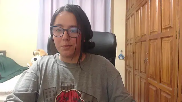 Venus cat  online show from February 6, 2026, 12:28 am