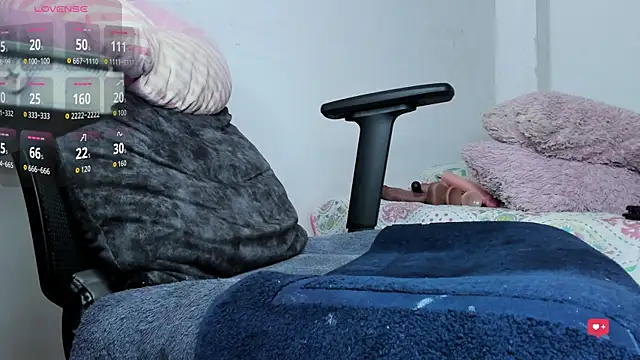 sweet charm  online show from November 4, 2025, 8:45 pm