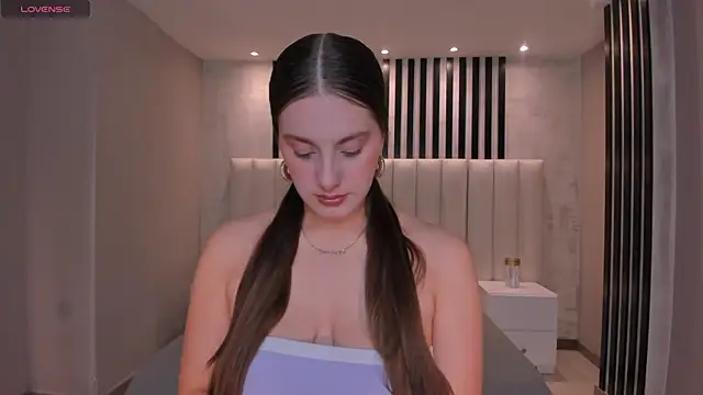 Snapshot of ZoeyWalker_ chatting on November 4, 2025, 11:47 am ZoeyWalker online show from November 4, 2025, 11:47 am