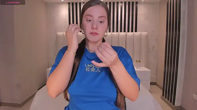 Snapshot of ZoeyWalker_ chatting on November 8, 2025, 1:25 pm ZoeyWalker online show from November 8, 2025, 1:25 pm