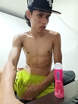 mazo18 online show from February 13, 2026, 4:34 am