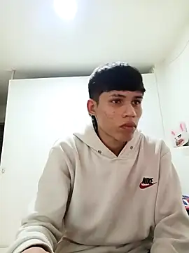 mazo18 online show from January 6, 2026, 4:27 am