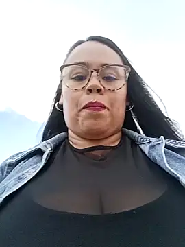 Italia 12 online show from November 12, 2025, 9:07 pm