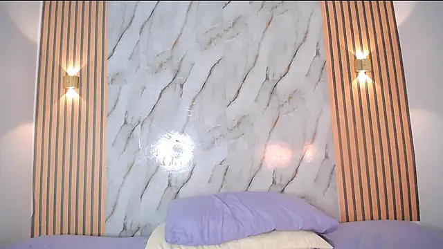 PiaGelvez online show from December 19, 2025, 1:46 pm