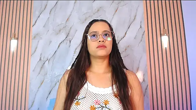 PiaGelvez online show from November 21, 2025, 8:19 pm