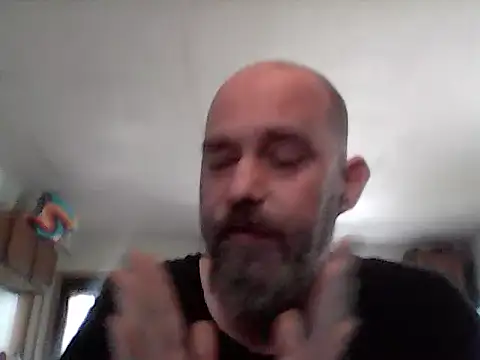 crazyheratic8 online show from May 9, 2026, 5:49 pm