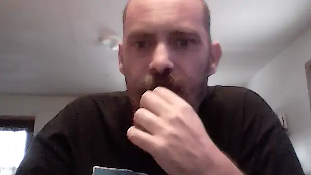 crazyheratic8 online show from November 8, 2025, 9:51 pm