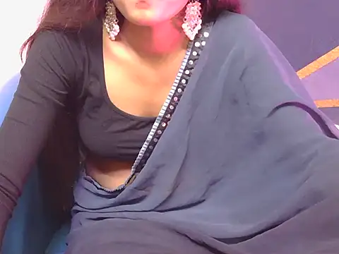 shiny-krisha online show from November 20, 2025, 4:46 am