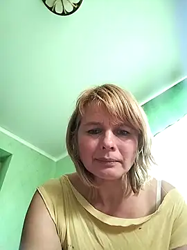 Snapshot of Masha412111 chatting on October 12, 2025, 10:38 am Masha412111 online show from October 12, 2025, 10:38 am