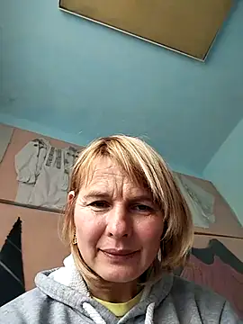 Snapshot of Masha412111 chatting on October 9, 2025, 8:59 am Masha412111 online show from October 9, 2025, 8:59 am