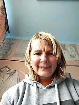 Snapshot of Masha412111 chatting on October 8, 2025, 8:27 am Masha412111 online show from October 8, 2025, 8:27 am