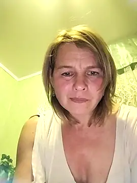 Snapshot of Masha412111 chatting on November 3, 2025, 6:44 pm Masha412111 online show from November 3, 2025, 6:44 pm