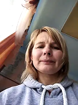 Snapshot of Masha412111 chatting on November 19, 2025, 10:15 am Masha412111 online show from November 19, 2025, 10:15 am