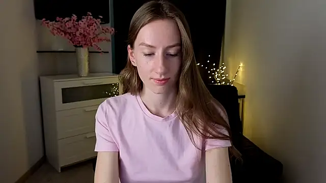 Snapshot of GoldenRose_ chatting on February 25, 2026, 1:33 pm GoldenRose online show from February 25, 2026, 1:33 pm