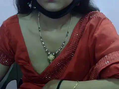 Laila Cute online show from April 27, 2026, 3:32 pm