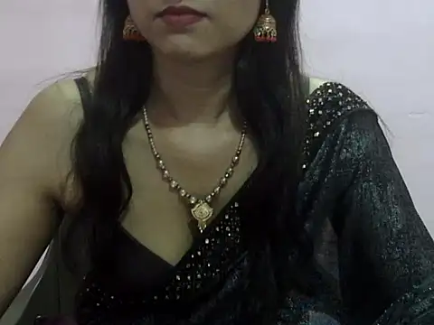 Laila Cute online show from April 19, 2026, 11:44 am