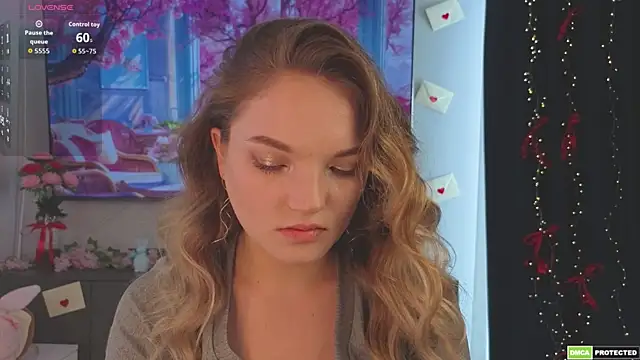 JulieLupo online show from April 6, 2026, 6:47 am