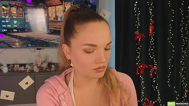 JulieLupo online show from April 11, 2026, 6:54 am