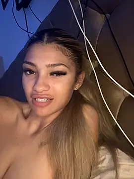 Honeyyyxo online show from November 2, 2025, 3:22 am